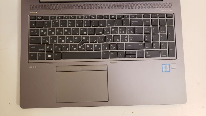 Мобільна робоча станція Б-класу HP ZBook 15u G6 / 15,6" (1920x1080) IPS / Intel Core i7-8665U (4 (8) ядра по 1.9 - 4.8 GHz) / 16 GB DDR4 / 512 GB SSD / AMD Radeon Pro WX 3200, 4 GB GDDR5, 128-bit / WebCam б/в - зображення 3