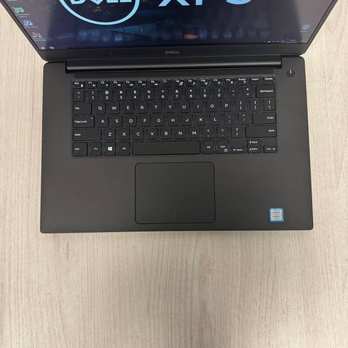Ігровий ноутбук Dell XPS 9560 / 15,6" (1920x1080) IPS / Intel Core i7-7700HQ (4 (8) ядра по 2,8 - 3,8 ГГц) / 16 ГБ DDR4 / 256 ГБ SSD / nVidia Geforce GTX 1050, 4 ГБ GDDR5, 128-біт / HDMI б/в - изображение 3