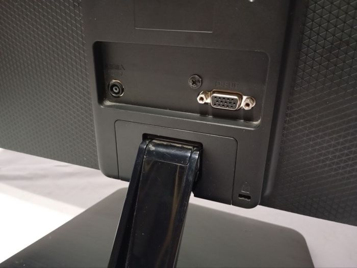 Комплект ПК Б-клас: HP Compaq Pro 6300 SFF / Intel Core i5-3470 (4 ядра по 3,2 - 3,6 ГГц) / 8 ГБ DDR3 / 500 ГБ HDD / Intel HD Graphics 2500 + Монітор LG Flatron E2242C-BN / 22" (1920x1080) TN / 1x VGA / VESA 75x75 б/в - зображення 10