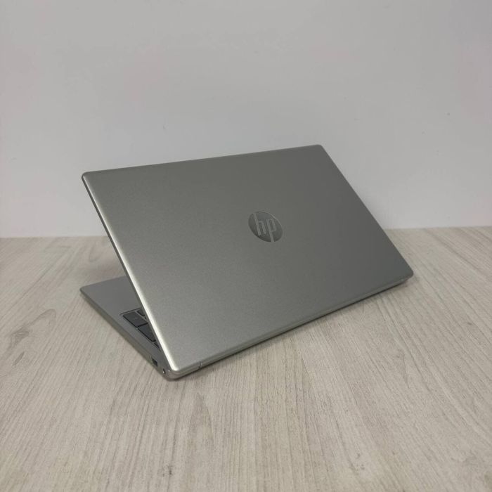 Ультрабук HP 15-fd0445nr / 15.6" (1366x768) TN / Intel Core i5-1235U (10 (12) ядер 3.3 - 4.4 GHz) / 8 GB DDR4 / 256 GB SSD / Intel Iris Xe Graphics / WebCam б/в - зображення 9