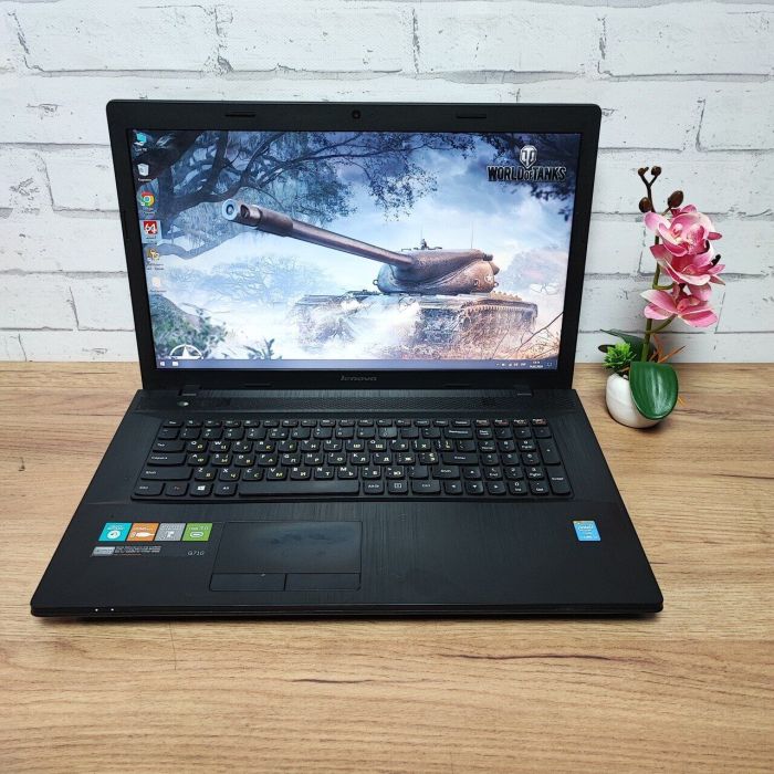 Ноутбук Б-клас Lenovo G710 / 17.3" (1600x900) TN / Intel Core i3-4000M (2 (4) ядра по 2.4 GHz) / 8 GB DDR3 / 256 GB SSD / Intel HD Graphics 4600 / WebCam / DVD-ROM б/в - зображення 2