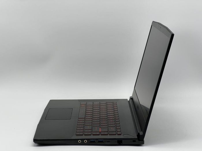 Ігровий ноутбук Б-класу MSI GF63 Thin 9SCXR / 15,6" (1920x1080) IPS / Intel Core i5-9300H (4 (8) ядра по 2,4 - 4,1 ГГц) / 16 ГБ DDR4 / 480 ГБ SSD / nVidia GeForce GTX 1650 Max-Q, 4 ГБ GDDR6, 128-біт / WebCam б/в - зображення 4