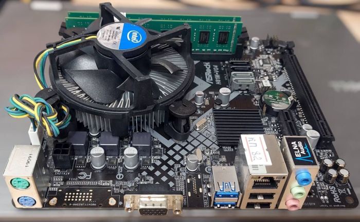 Комплект: Материнська плата ASRock H81M-VG4 R4.01 / 1150 / Intel Core i5-4440 (4 ядра по 3.10-3.30GHz) / 8 GB DDR3 / Intel HD Graphics 4600 + Кулер б/в - зображення 5