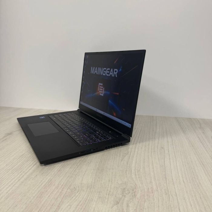 Ігровий ноутбук MainGear Vector Pro MG-VCP17I-3080 / 17,3" (1920x1080) IPS / Intel Core i7-11800H (8 (16) ядер по 2,3 - 4,6 ГГц) / 32 ГБ DDR4 / 1000 ГБ SSD / nVidia GeForce RTX 3080, 16 ГБ GDDR6, 256-біт / WebCam б/в - зображення 4