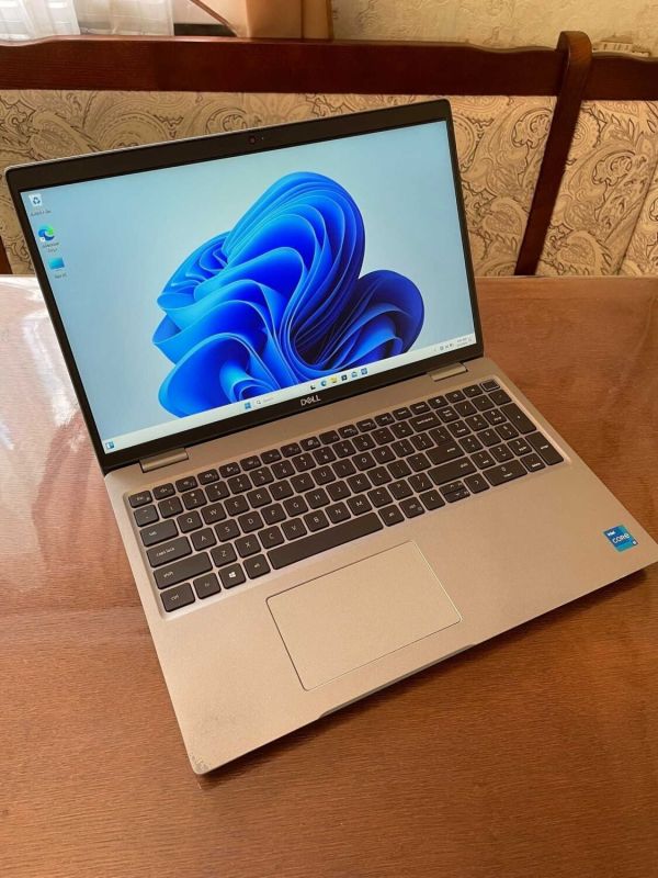 Мобільна робоча станція Dell Precision 3561 / 15,6" (1920x1080) IPS / Intel Core i7-11850H (8 (16) ядер по 2,5 - 4,8 ГГц) / 16 ГБ DDR4 / 256 ГБ SSD / nVidia Quadro T600, 4 ГБ GDDR6, 128-біт / WebCam б/в - изображение 2