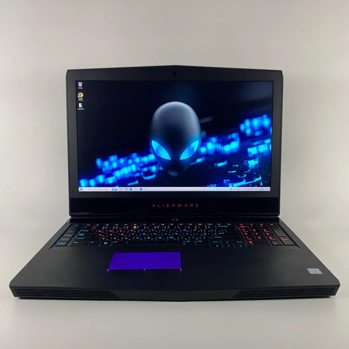Ігровий ноутбук Б-класу Dell Alienware 17 R5 / 17,3" (1920x1080) IPS / Intel Core i7-8750H (6 (12) ядра по 2.2 - 4.1 GHz) / 16 GB DDR4 / 256 GB SSD + 1000 GB HDD / nVidia GeForce GTX 1080, 8 GB GDDR5X, 256-bit / WebCam / HDMI б/в - зображення 2