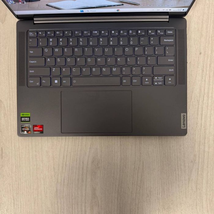 Ігровий ноутбук Б-класу Lenovo Slim Pro 7 14ARP8 / 14" (2560x1440) IPS Touch / AMD Ryzen 7 7735HS (8 (16) ядер 3,2 - 4,75 ГГц) / 16 ГБ DDR5 / 512 ГБ SSD / nVidia GeForce RTX 3050, 6 ГБ GDDR6, 96-біт / Веб-камера б/в - изображение 3