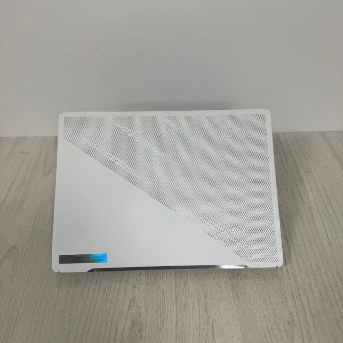 Ігровий ультрабук Asus ROG Zephyrus G14 GA402XV White / 14" (2560x1600) IPS / AMD Ryzen 9 7940HS (8 (16) ядер по 4.0 - 5.2 GHz) / 16 GB DDR5 / 512 GB SSD NVMe / nVidia GeForce RTX 4060, 8 GB GDDR6, 128-bit / WebCam б/в - зображення 6