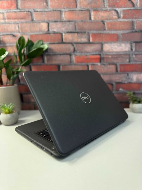 Ультрабук Dell Latitude 3300 / 13.3" (1366x768) TN / Intel Core i3-7020U (2 (4) ядра по 2.3 GHz) / 8 GB DDR4 / 256 GB SSD / Intel HD Graphics 620 / WebCam б/в - зображення 7