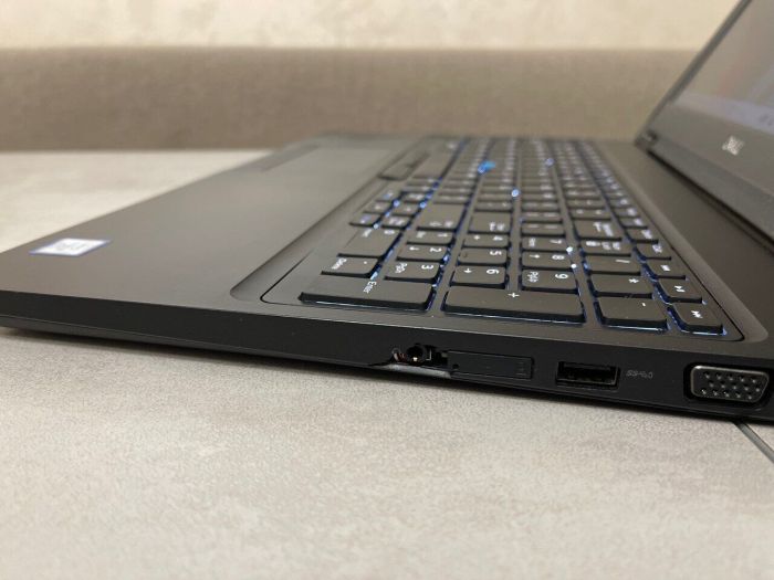 Ноутбук Б-клас Dell Latitude 5590 / 15.6" (1920x1080) IPS / Intel Core i5-8350U (4 (8) ядра по 1.7 - 3.6 GHz) / 16 GB DDR4 / 256 GB SSD / Intel UHD Graphics 620 / WebCam б/в - зображення 6