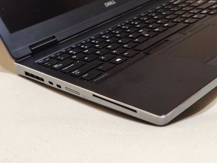 Мобільна робоча станція Dell Precision 7530 / 15,6" (3840x2160) IPS / Intel Xeon E-2186M (6 (12) ядер по 2,9 - 4,8 ГГц) / 32 ГБ DDR4 / 256 ГБ SSD / nVidia Quadro P3200, 6 ГБ GDDR5, 192-біт / WebCam б/в - изображение 5