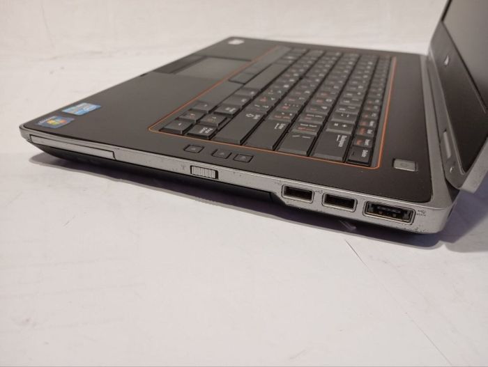 Ноутбук Б-клас Dell Latitude E6420 / 14" (1366x768) TN / Intel Core i5-2520M (2 (4) ядер по 2.5 - 3.2 GHz) / 8 GB DDR3 / 500 GB HDD / Intel HD Graphics 3000 / WebCam / DVD-RW / АКБ не держит б/в - зображення 5