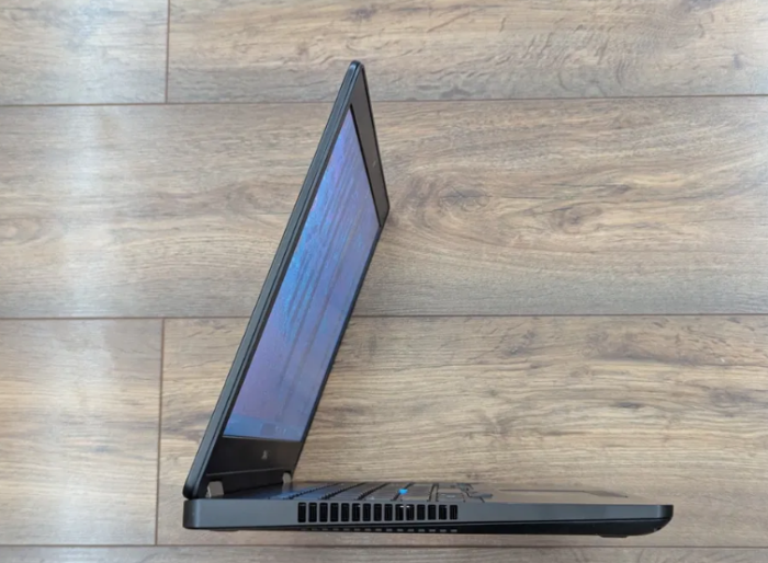 Ноутбук Б-клас Dell Latitude 5570 / 15.6" (1366x768) TN / Intel Core i5-6440HQ (4 ядра по 2.6 - 3.5 GHz) / 8 GB DDR4 / 256 GB SSD / Intel HD Graphics 530 / WebCam б/в - зображення 4