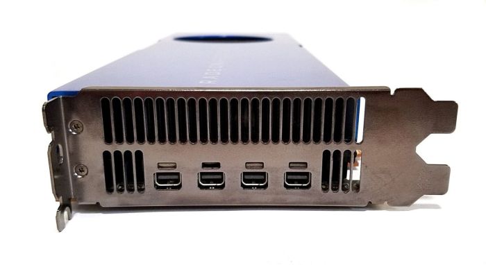 Дискретна відеокарта AMD Radeon Pro WX 8200, 8 GB HBM2, 2048-bit / 4x Mini DisplayPort б/в - зображення 3