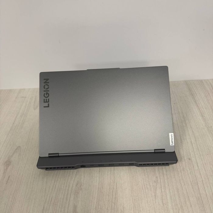 Ігровий ноутбук Б-класу Lenovo Legion 5 15ARP8 / 15,6" (2560x1440) IPS / AMD Ryzen 7 7735HS (8 (16) ядер 3.2 - 4.75 GHz) / 16 GB DDR5 / 512 GB SSD / nVidia GeForce RTX 4060, 8 GB GDDR6, 128-bit / WebCam б/в - зображення 8