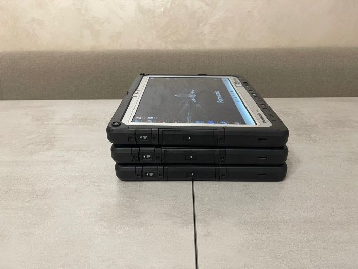 Захищений планшет Panasonic Toughbook CF-33 / 12" (2160x1440) IPS Touch / Intel Core i5-7300U (2 (4) ядра по 2.6 - 3.5 GHz) / 8 GB DDR3 / 128 GB SSD / Intel HD Graphics 620 / WebCam / Стилус / Два АКБ / Без клавіатури б/в - зображення 6