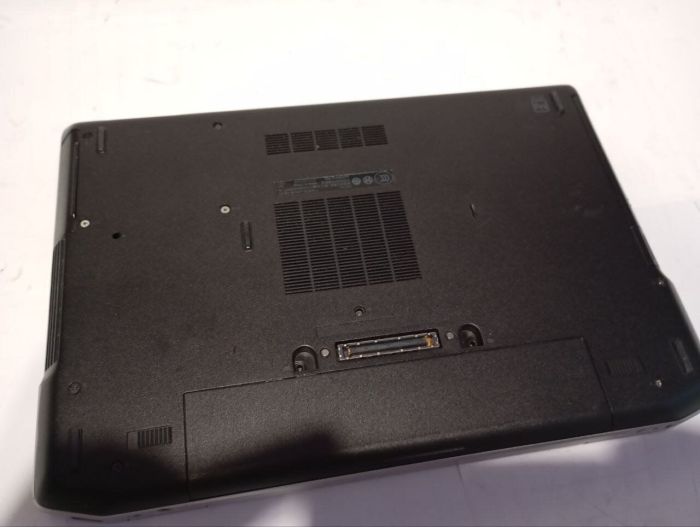 Ноутбук Б-клас Dell Latitude E6420 / 14" (1366x768) TN / Intel Core i5-2520M (2 (4) ядер по 2.5 - 3.2 GHz) / 8 GB DDR3 / 500 GB HDD / Intel HD Graphics 3000 / WebCam / DVD-RW / АКБ не держит б/в - зображення 7