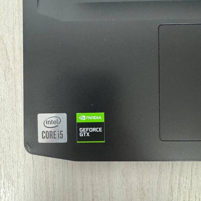 Ігровий ноутбук Б-класу Lenovo Gaming 3 15IMH05 / 15,6" (1920x1080) IPS / Intel Core i5-10300H (4 (8) ядра по 2,5 - 4,5 ГГц) / 8 ГБ DDR4 / 256 ГБ SSD / nVidia GeForce GTX 1650 TI, 4 ГБ GDDR6, 128-біт / WebCam б/в - изображение 4