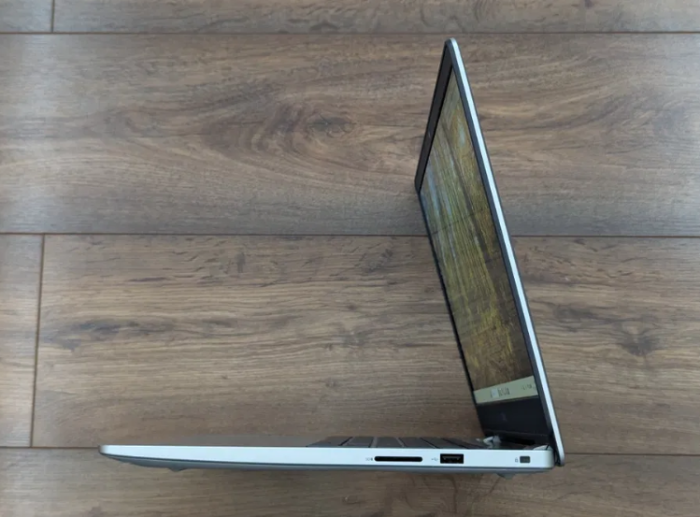 Ультрабук Dell Inspiron 5594 / 15.6" (1920x1080) IPS Touch / Intel Core i7-10510U (4 (8) ядра по 1.8 - 4.9 GHz) / 8 GB DDR4 / 256 GB SSD / Intel UHD Graphics / WebCam б/в - зображення 5