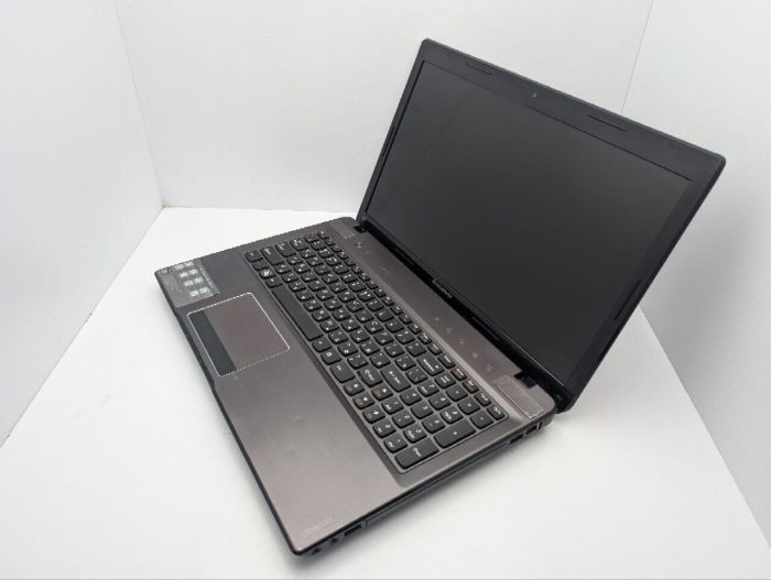 Ноутбук Lenovo IdeaPad Z575 / 15.6" (1366x768) TN / AMD A4-3300M (2 ядра по 1.9 - 2.5 GHz) / 8 GB DDR3 / 500 GB HDD / AMD Radeon Graphics 6480G / WebCam / DVD-ROM б/в - зображення 7
