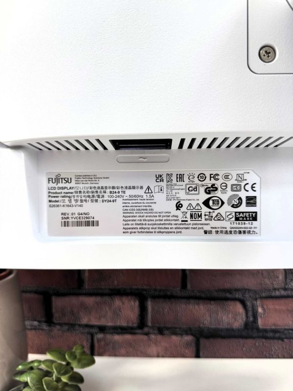 Монітор Fujitsu B24-9T / 24" (1920x1080) IPS / VGA, DVI, DisplayPort, USB-Hub, Audio / VESA 100x100 б/в - зображення 9