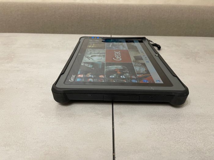 Захищений планшет Getac F110 G4 / 11.6" (1920x1080) IPS Touch / Intel Core i5-7200U (2 (4) ядра по 2.5 - 3.1 GHz) / 8 GB DDR4 / 512 GB SSD / Intel HD Graphics 620 / WebCam / Стилус / Два АКБ б/в - зображення 6