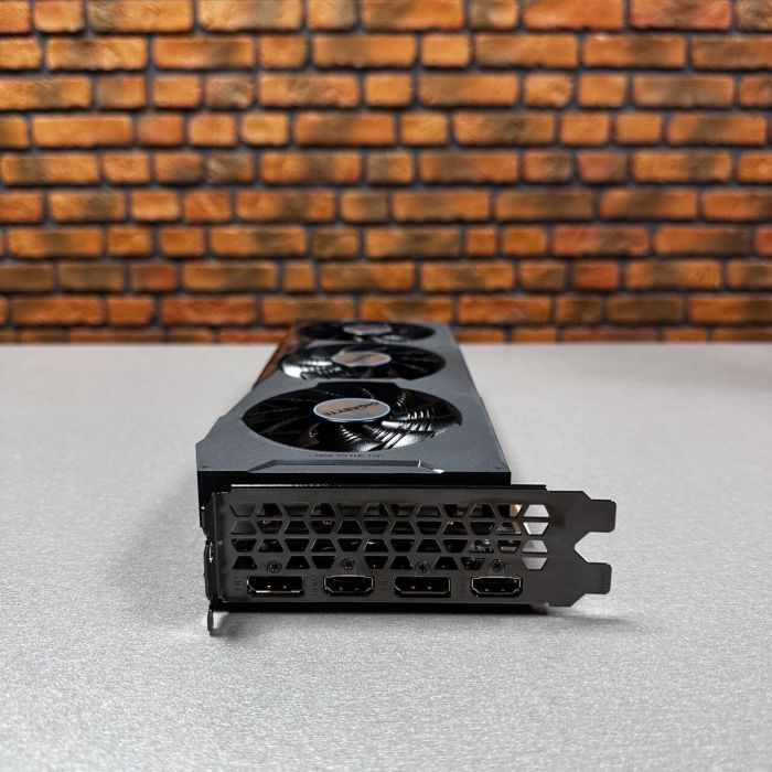 Дискретна відеокарта Gigabyte GeForce RTX 3080 Ti Eagle OC, 8 GB GDDR6X, 256-bit / 2x HDMI, 2x DisplayPort / (GV-N307TEAGLE-8GD) б/в - зображення 3