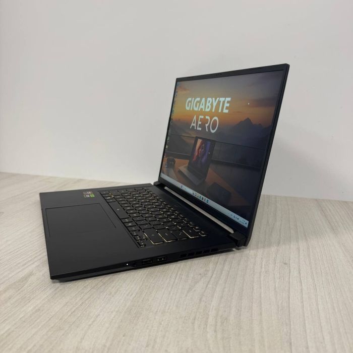Ігровий ноутбук Gigabyte Aero X16 1VH / 16" (2560x1600) IPS / AMD Ryzen Al 7 350 (8 (16) ядер по 2,0 - 5,0 ГГц) / 32 ГБ DDR5 / 1000 ГБ SSD / nVidia GeForce RTX 5060, 8 ГБ GDDR7, 128-біт / WebCam б/в - зображення 5