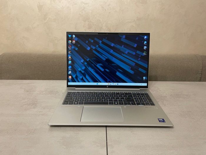 Ультрабук HP EliteBook 860 G11 / 16" (1920x1200) IPS / Intel Core Ultra 5 125U (12 (14) ядер по 1.3 - 4.3 GHz) / 16 GB DDR5 / 512 GB SSD M.2 / Intel Graphics / WebCam / Fingerprint б/в - зображення 2