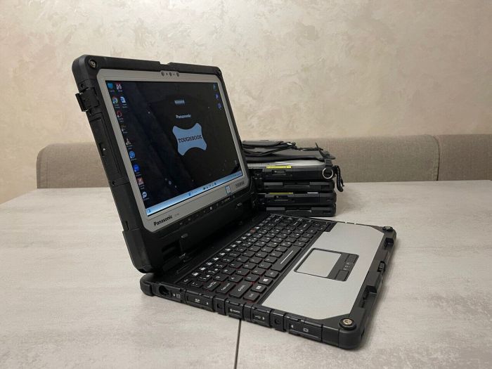 Захищений планшет Panasonic Toughbook CF-33 / 12" (2160x1440) IPS Touch / Intel Core i5-7300U (2 (4) ядра по 2.6 - 3.5 GHz) / 16 GB DDR3 / 512 GB SSD / Intel HD Graphics 620 / WebCam / Стилус / Два АКБ / Док-станція б/в - зображення 5