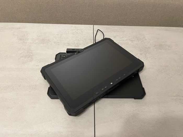 Захищений планшет Dell Latitude 7212 Rugged / 11,6'' (1920x1080) IPS / Intel Core i5-7300U (2 (4) ядра по 2,6 - 3,5 ГГц) / 8 ГБ DDR3 / 256 ГБ SSD M.2 / Intel HD Graphics 620 / WebCam / Стилус / Клавіатура б/в - зображення 9