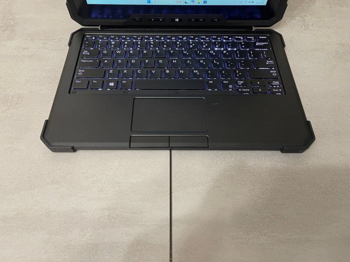 Захищений планшет Dell Latitude 7212 Rugged / 11,6'' (1920x1080) IPS / Intel Core i5-7300U (2 (4) ядра по 2,6 - 3,5 ГГц) / 8 ГБ DDR3 / 256 ГБ SSD M.2 / Intel HD Graphics 620 / WebCam / Стилус / Клавіатура б/в - зображення 3
