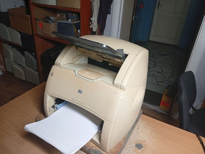 Принтер зі скануючим модулем Б-клас HP LaserJet 1220 / лазерний монохромний друк / 1200x1200 dpi / А4 / 12 стор./хв. / USB 2.0, LPT б/в - зображення 2