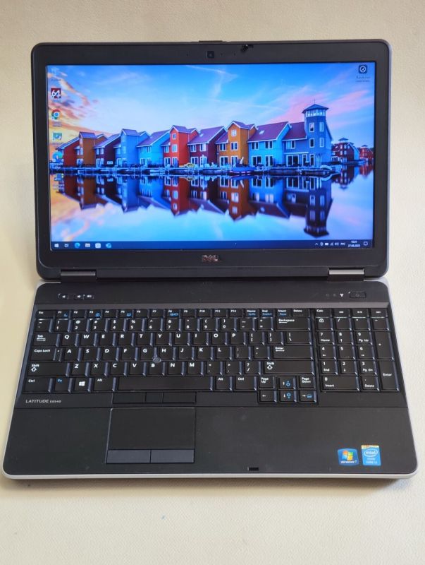 Ноутбук Dell Latitude E6540 / 15.6" (1920x1080) TN / Intel Core i5-4300M (2 (4) ядра по 2.6 - 3.3 GHz) / 8 GB DDR3 / 256 GB SSD / Intel HD Graphics 4600 / WebCam / DVD-ROM б/в - зображення 2