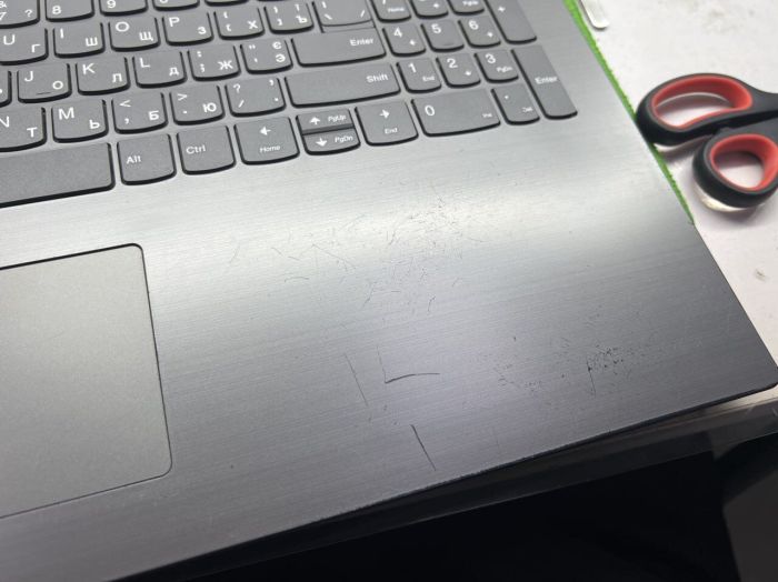 Ноутбук Б-клас Lenovo IdeaPad 330-151GM / 15.6" (1366x768) TN / Intel Celeron N4000 (2 ядра по 1.1 - 2.6 GHz) / 8 GB DDR4 / 120 GB SSD / Intel UHD Graphics 600 / WebCam б/в - зображення 8