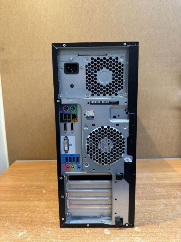 Комп'ютер Б-класу HP Z240 Workstation Tower / Intel Core i7-6700 (4 (8) ядра по 3,4 - 4,0 ГГц) / 8 ГБ DDR4 / без HDD / Intel HD Graphics 530 / 400 Вт / DVD-ROM / DisplayPort б/в - зображення 3