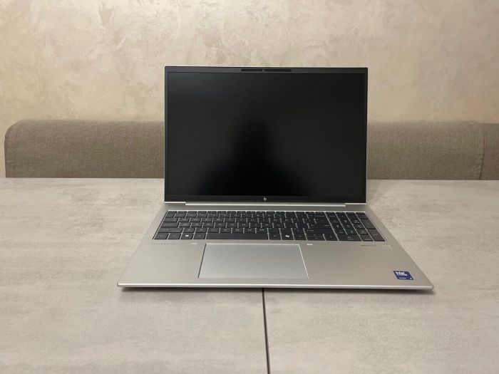 Ультрабук HP EliteBook 860 G11 / 16" (1920x1200) IPS / Intel Core Ultra 5 125U (12 (14) ядер по 1.3 - 4.3 GHz) / 16 GB DDR5 / 512 GB SSD M.2 / Intel Graphics / WebCam / Fingerprint б/в - зображення 4