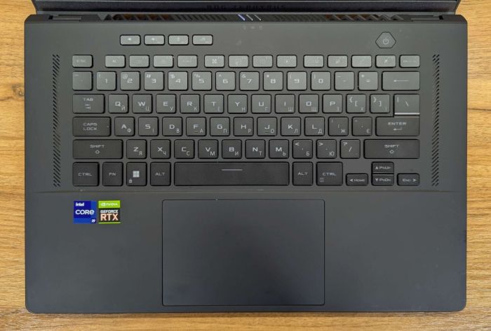 Ігровий ноутбук Asus ROG Zephyrus M16 GU603ZW / 16" (2560x1600) IPS / Intel Core i9-12900H (14 (20) ядер по 3,8 - 5,0 ГГц) / 16 ГБ DDR5 / 1000 ГБ SSD / nVidia GeForce RTX 3070 Ti, 8 ГБ GDDR6X, 256-bit / WebCam / Windows 11 б/в - зображення 3