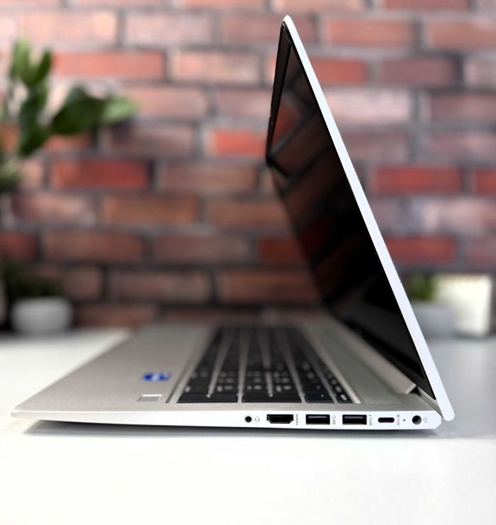 Ультрабук HP ProBook 450 G8 / 15.6" (1920x1080) IPS / Intel Core i5-1135G7 (4 (8) ядра по 4.2 GHz) / 32 GB DDR4 / 512 GB SSD / Intel Iris Xe Graphics / WebCam б/в - зображення 7