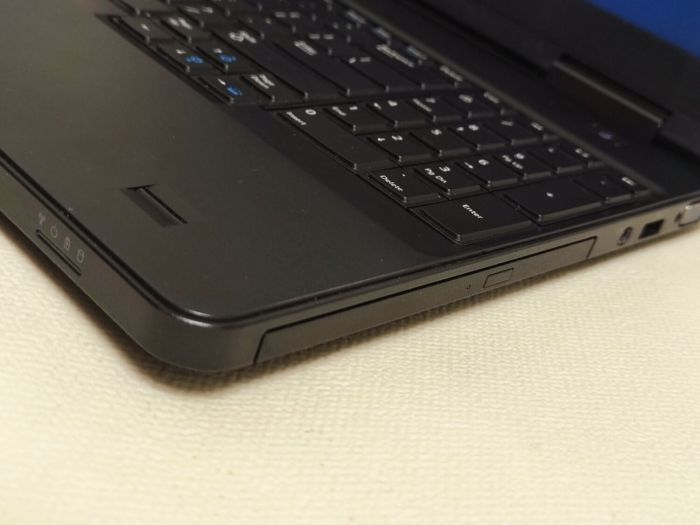 Ноутбук Dell Latitude E5540 / 15.6" (1366x768) TN / Intel Core i7-4600 (2 (4) ядра по 2.1 - 3.3 GHz) / 8 GB DDR3 / 256 GB SSD / nVidia GeForce GT 720M, 2 GB GDDR3, 64-bit / DVD-ROM б/в - изображение 6