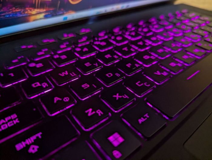 Ігровий ноутбук Asus ROG Zephyrus M16 GU603ZW / 16" (2560x1600) IPS / Intel Core i9-12900H (14 (20) ядер по 3,8 - 5,0 ГГц) / 16 ГБ DDR5 / 1000 ГБ SSD / nVidia GeForce RTX 3070 Ti, 8 ГБ GDDR6X, 256-bit / WebCam / Windows 11 б/в - зображення 8