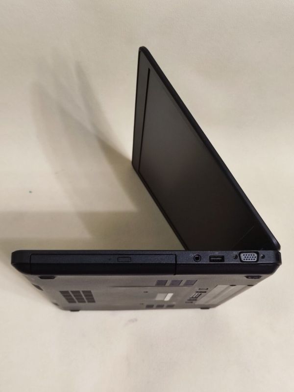 Ноутбук Dell Latitude E5540 / 15.6" (1366x768) TN / Intel Core i7-4600 (2 (4) ядра по 2.1 - 3.3 GHz) / 8 GB DDR3 / 256 GB SSD / nVidia GeForce GT 720M, 2 GB GDDR3, 64-bit / DVD-ROM б/в - изображение 4