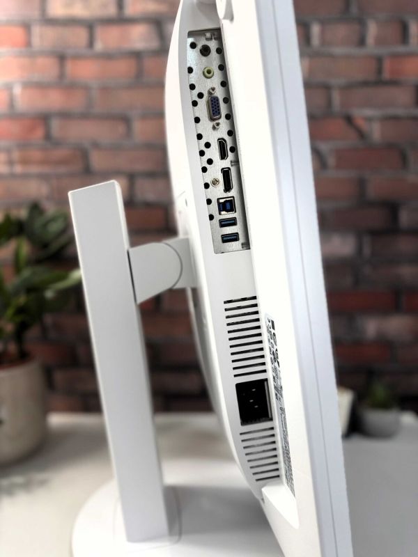 Монітор Fujitsu B24-9T / 24" (1920x1080) IPS / VGA, DVI, DisplayPort, USB-Hub, Audio / VESA 100x100 б/в - зображення 8