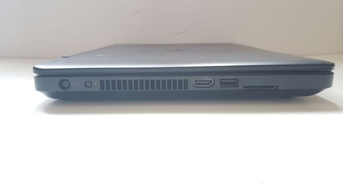 Ноутбук Б-клас Dell Latitude E5440 / 14" (1366x768) TN / Intel Core i3-4010U (2 (4) ядра по 1,7 ГГц) / 8 ГБ DDR3 / 256 ГБ SSD / Intel HD Graphics 4400 / WebCam / DVD-ROM / АКБ не тримає заряд б/в - зображення 4