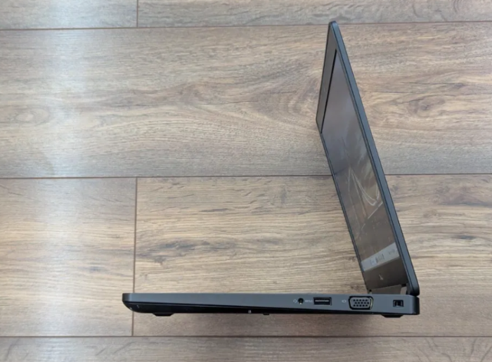 Ультрабук Dell Latitude 5480 / 14" (1920x1080) IPS / Intel Core i5-6300U (2 (4) ядра по 2.4 - 3.0 GHz) / 8 GB DDR4 / 256 GB SSD / Intel HD Graphics 520 / WebCam / HDMI / Windows 10 б/в - зображення 5