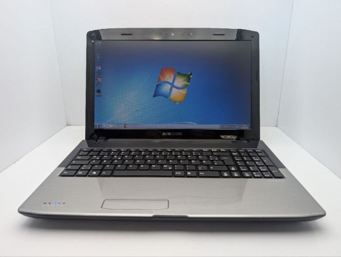 Ноутбук Medion Akoya E6234 / 15.6" (1366x768) TN / Intel Core i3-2310M (2 (4) ядра по 2.1 GHz) / 6 GB DDR3 / 250 GB HDD / Intel HD Graphics 3000 / WebCam / DVD-ROM / АКБ не тримає заряд б/в - зображення 2