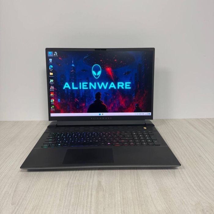 Ігровий ноутбук Dell Alienware m18 R1 / 18" (2560x1600) IPS / Intel Core i9-13900HX (24 (32) ядра по 2,2 - 5,4 ГГц) / 32 ГБ DDR5 / 1000 ГБ SSD NVMe / nVidia GeForce RTX 4080, 12 ГБ GDDR6, 192-біт / Веб-камера б/в - зображення 2