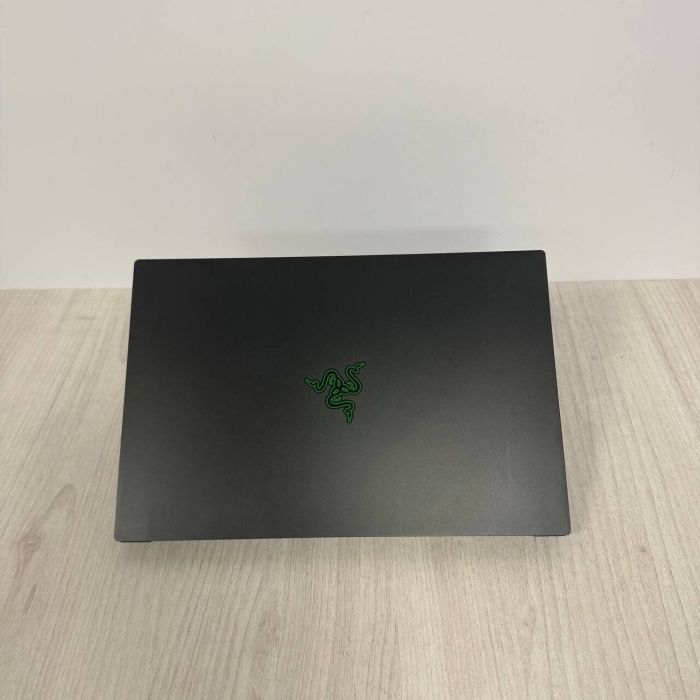 Ігровий ноутбук Razer Blade 15 RZ09-0409 / 15.6" (1920x1080) IPS / Intel Core i7-11800H (8 (16) ядер по 2,3 - 4,6 ГГц) / 16 ГБ DDR4 / 1000 ГБ SSD NVMe / nVidia GeForce RTX 3070, 8 ГБ GDDR6, 256-bit / WebCam б/в - зображення 8