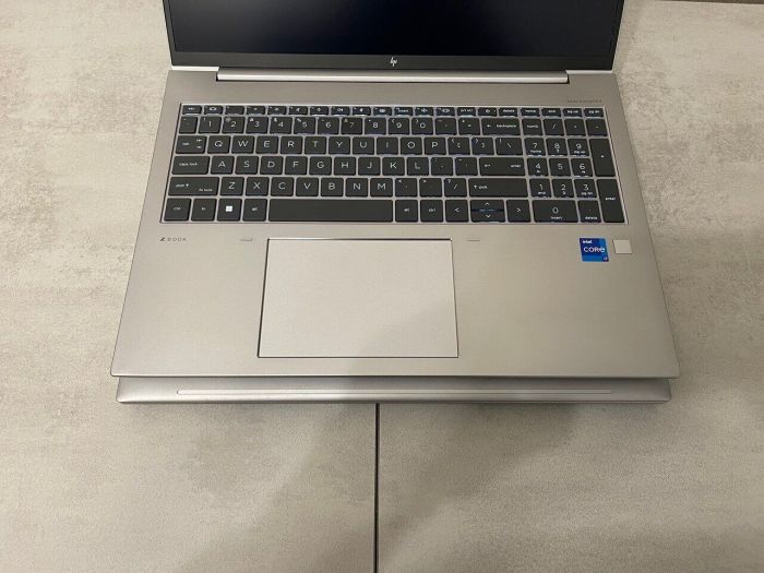 Мобільна робоча станція HP ZBook Firefly 16 G10 / 16" (1920x1200) IPS / Intel Core i7-1360P (12 (16) ядер по 2.2 - 5.0 GHz) / 32 GB DDR5 / 512 GB SSD M.2 / Intel Iris Xe Graphics / WebCam / Fingerprint б/в - зображення 3