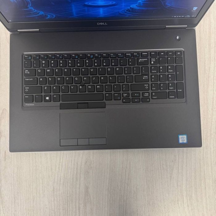 Ноутбук Б-клас Dell Precision 7740 / 17.3" (1920x1080) IPS / Intel Xeon E-2276M (6 (12) ядер по 2.8 - 4.7 GHz) / 32 GB DDR4 / 256 GB SSD / Intel UHD Graphics / WebCam б/в - зображення 3